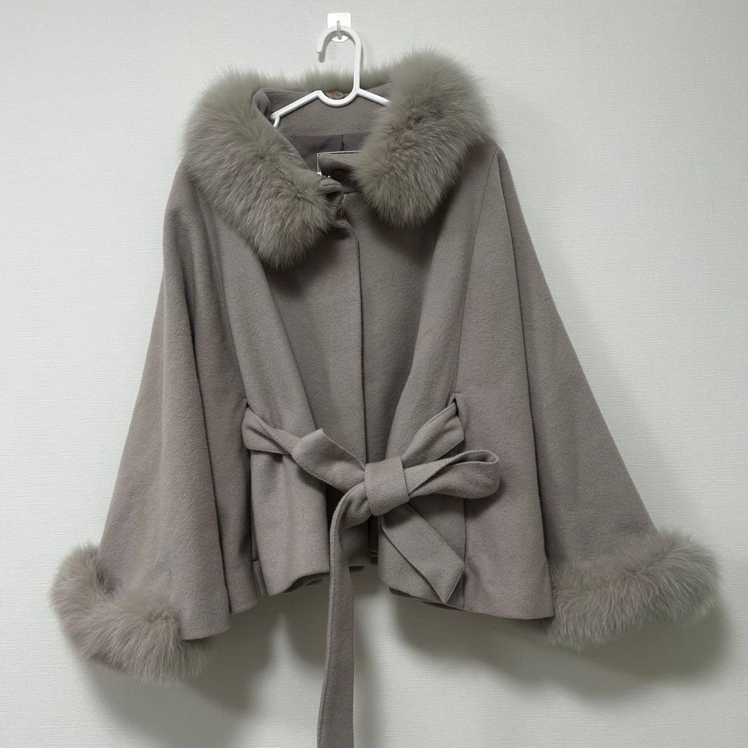 ノエラ　ファー付きポンチョコート　ケープコート　ホワイト　サイズフリー