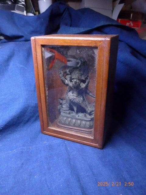 1080　とても古い青銅のインドの神様の像です