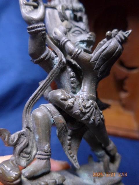 1080　とても古い青銅のインドの神様の像です