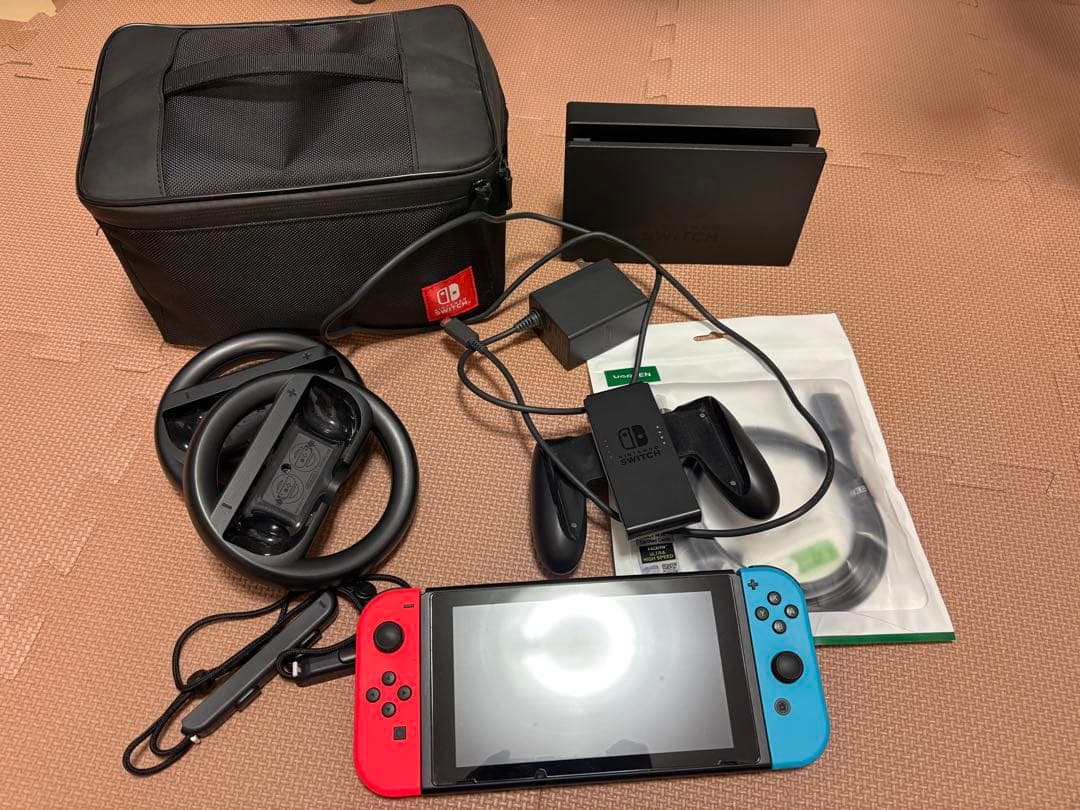 ニンテンドー　Switch キャリングケース付