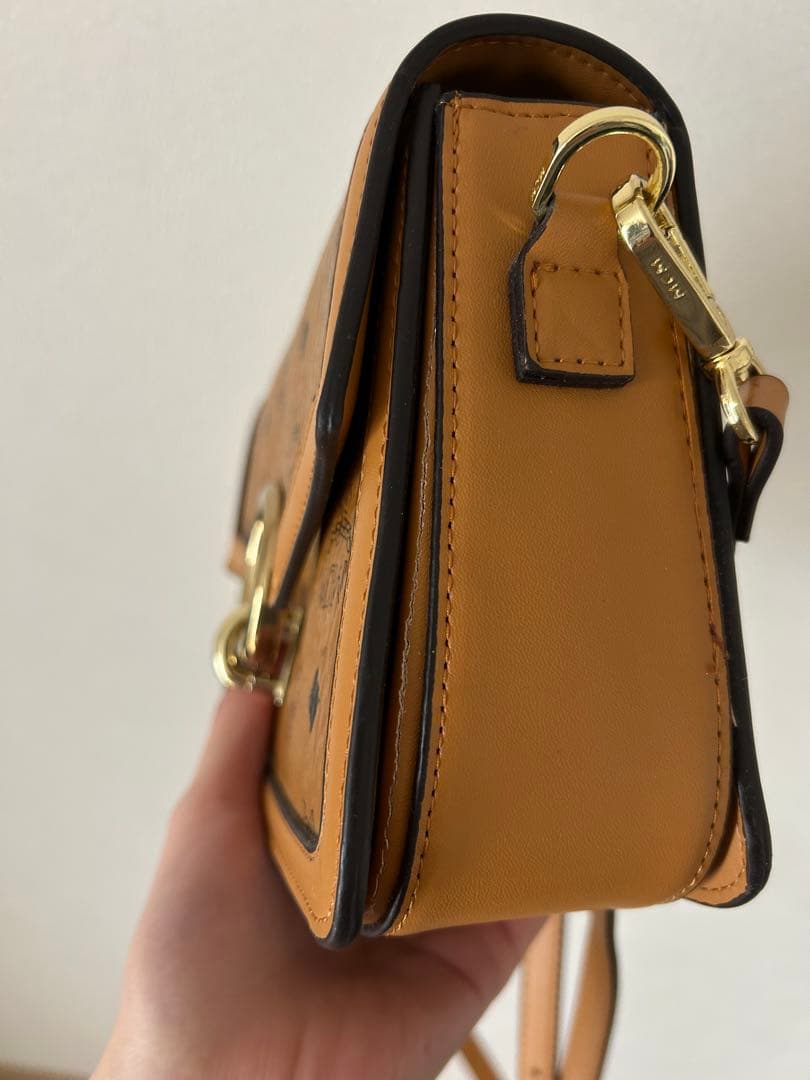 MCM ショルダーバッグ ブラウン ロゴ柄 ゴールド金具