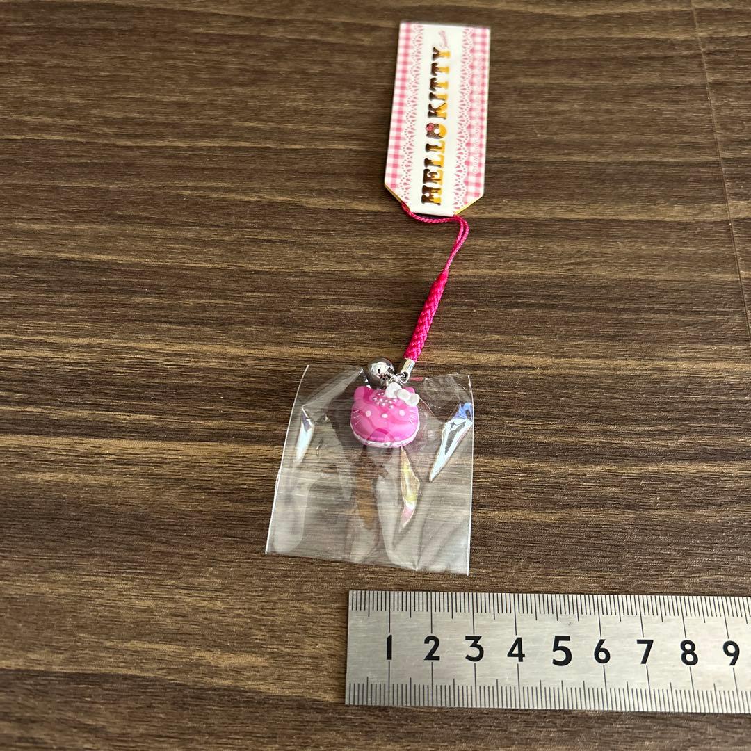 2010年　サンリオ　キティ　スイーツ　マカロン　レア　根付　ストラップ