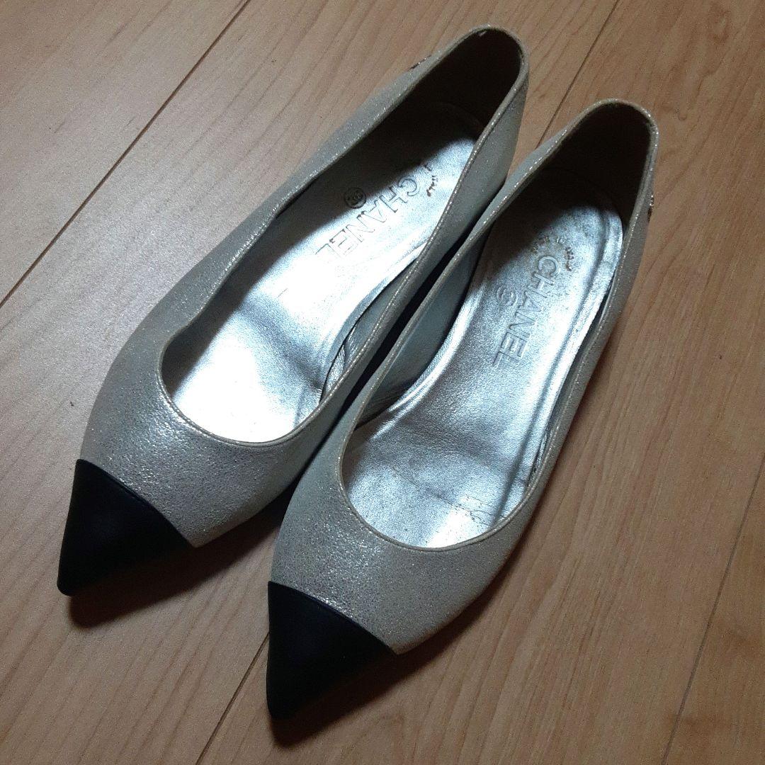 値下げCHANEL ポインテッドトゥ フラットシューズ シルバー/ブラック