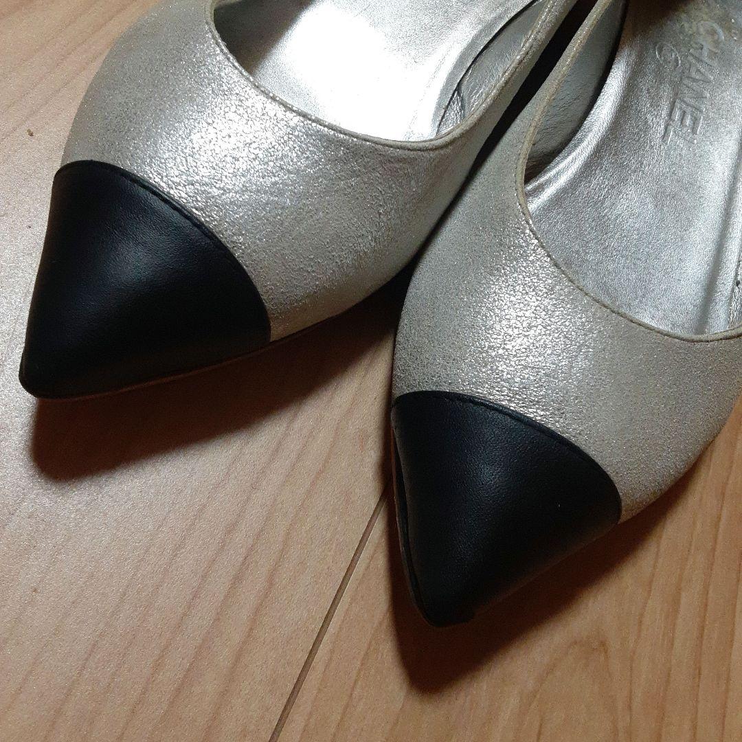 値下げCHANEL ポインテッドトゥ フラットシューズ シルバー/ブラック