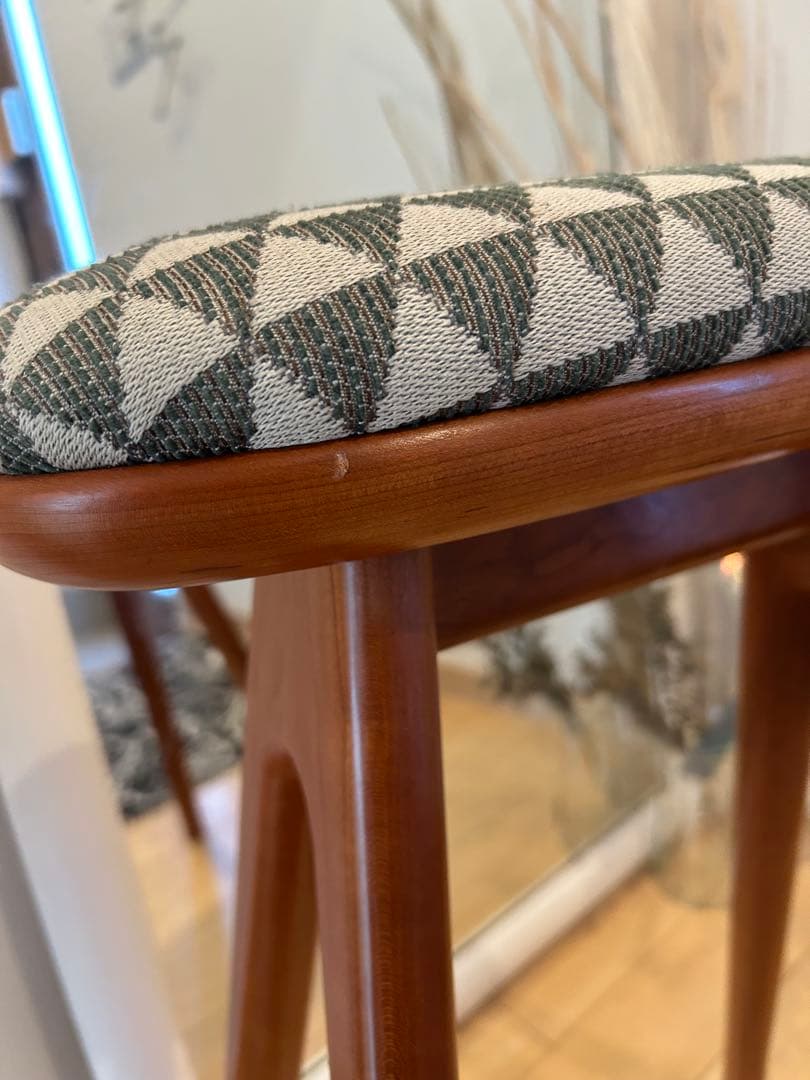 幾何学模様　オーバル型　スツール　木製　HOLM230 amba stool