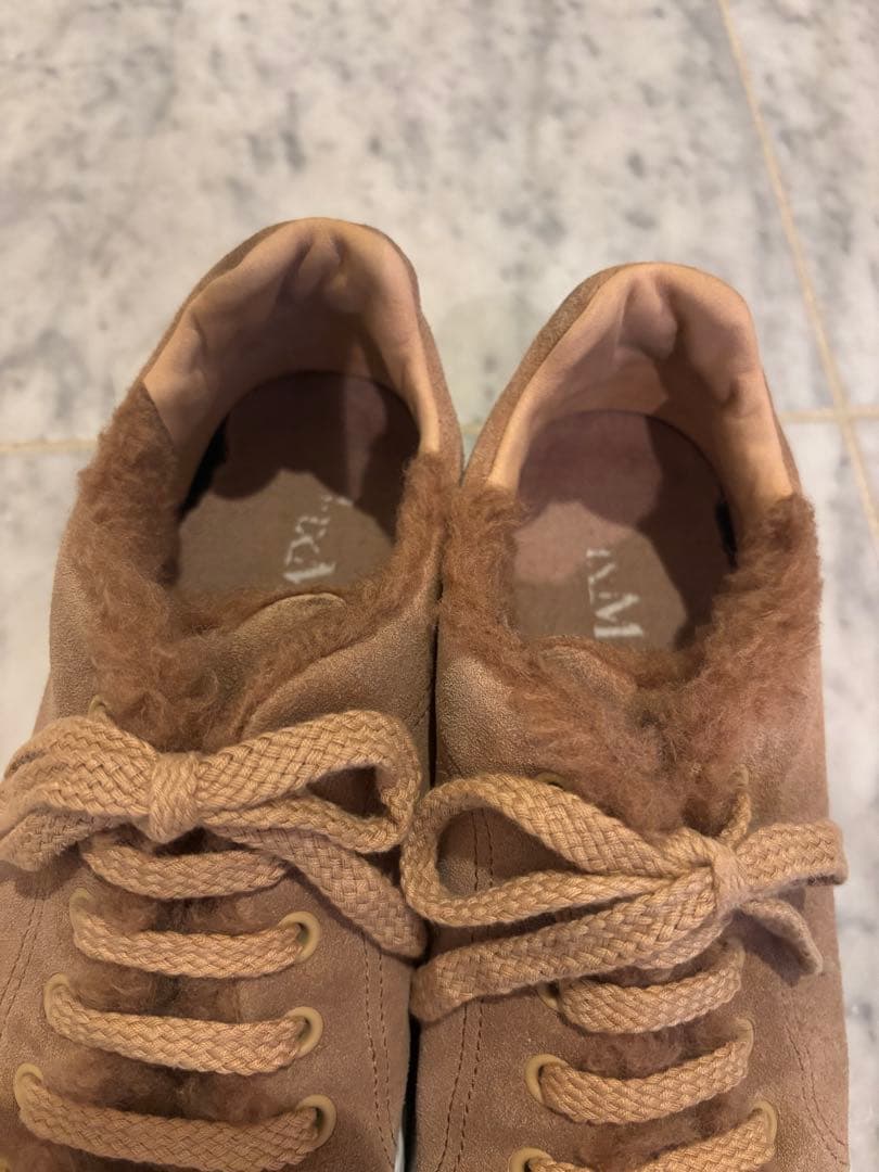 マックスマーラ　テディベア　スニーカー