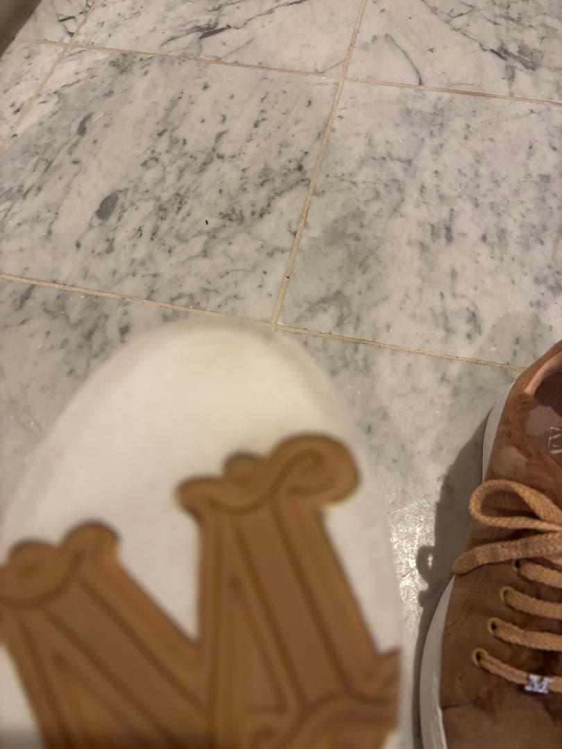 マックスマーラ　テディベア　スニーカー