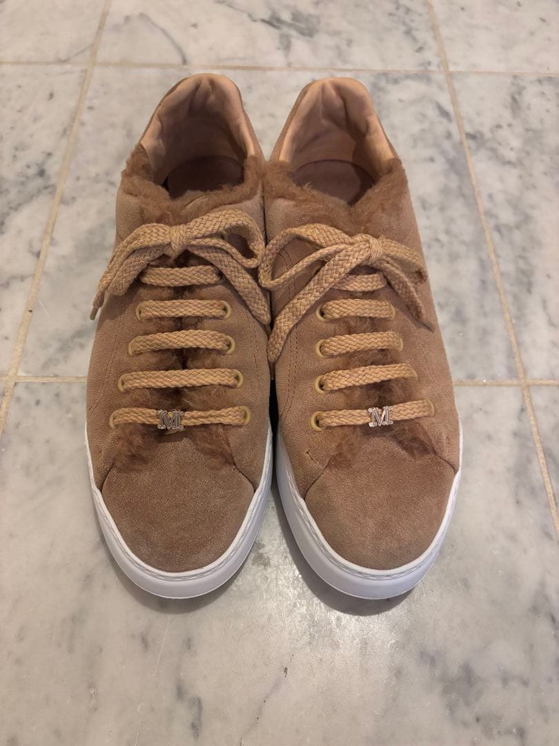 マックスマーラ　テディベア　スニーカー