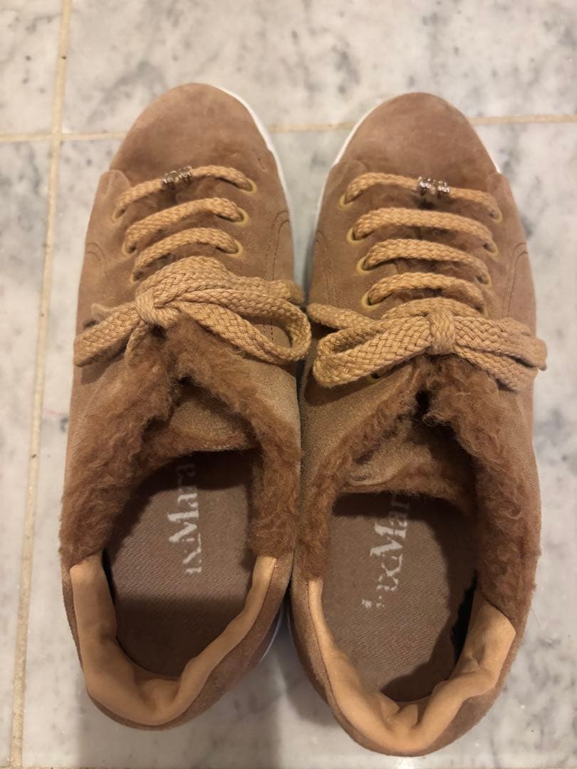 マックスマーラ　テディベア　スニーカー