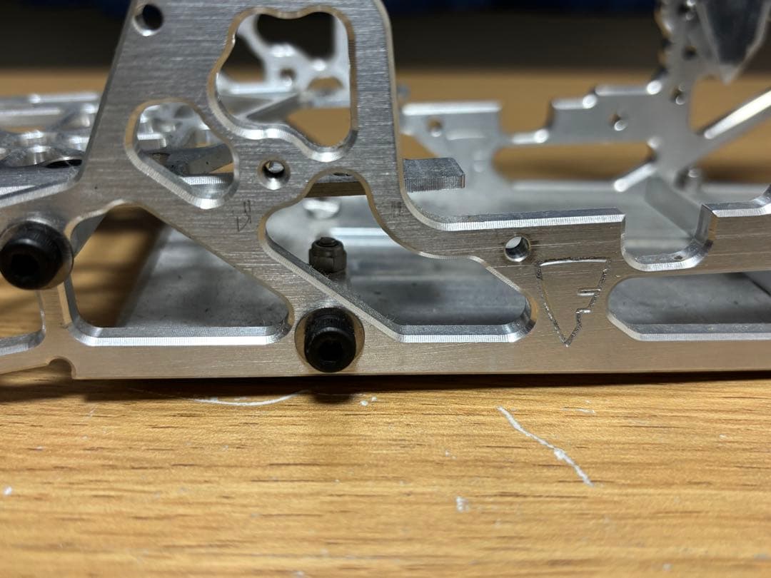 H*i様 hpi サベージ X FAST LANE アルミシャーシ