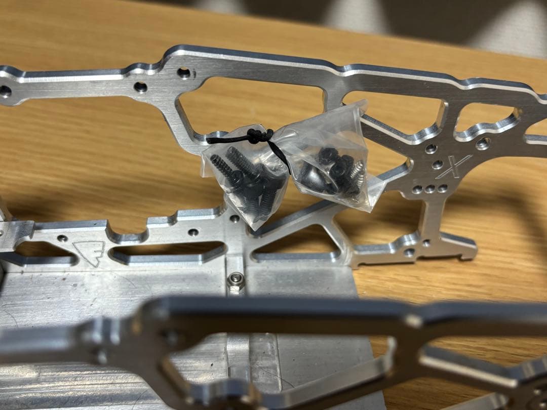 H*i様 hpi サベージ X FAST LANE アルミシャーシ