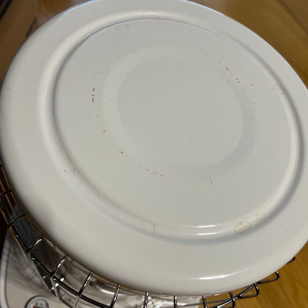 ホワイト 石油ストーブ 円筒形