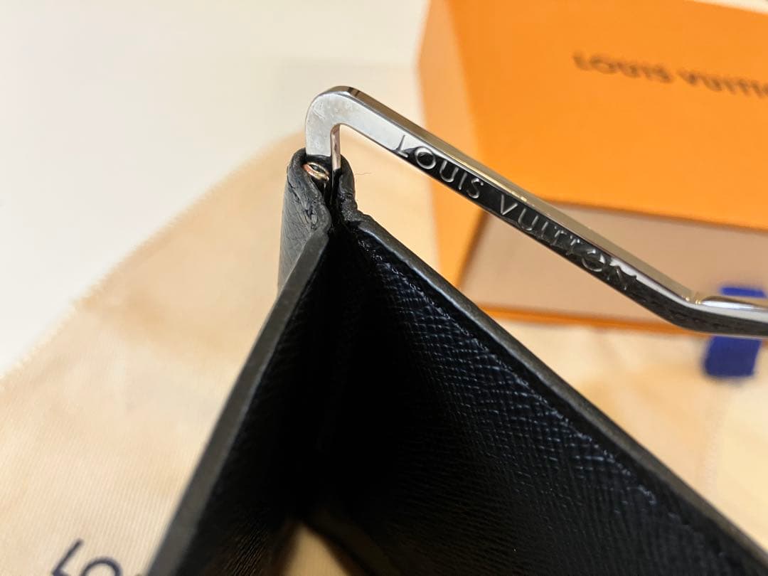 値下美品IC内蔵　ルイヴィトン タイガ ポルトフォイユ パンス マネークリップ