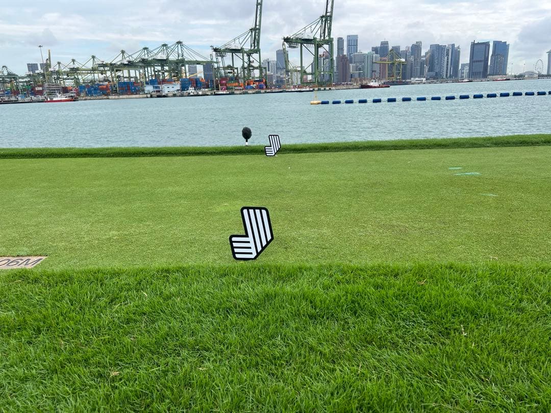 ［レア］LIV GOLF in シンガポール⭐︎ギフトボックス マーカーセット