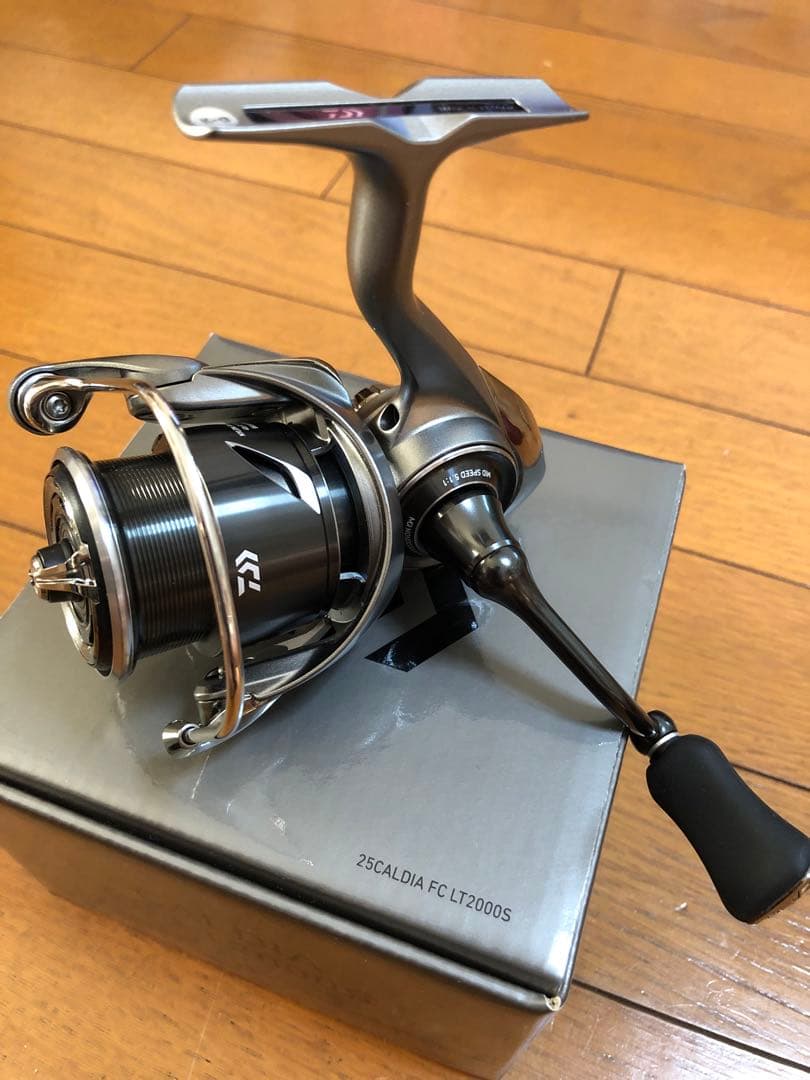 DAIWA 25CALDIA FC LT2000S スピニングリール