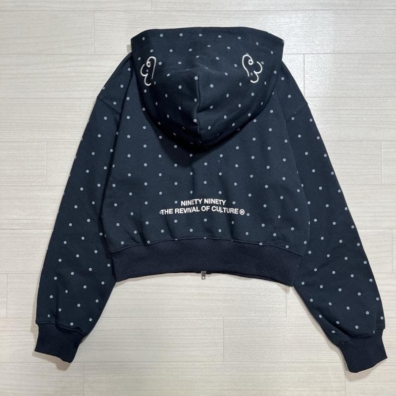 9090/ナインティナインティ/エンジェルドットジップフーディ/刺繍×プリント