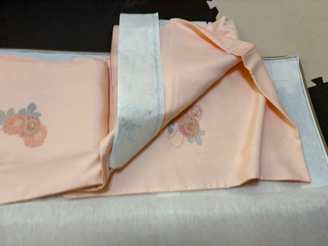 ひろりん！作家訪問着 薄いピンク色 と幾何学模様のオレンジの着物