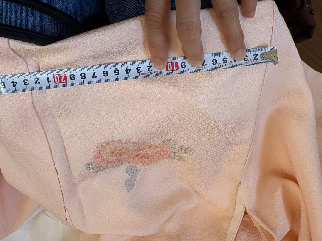 ひろりん！作家訪問着 薄いピンク色 と幾何学模様のオレンジの着物