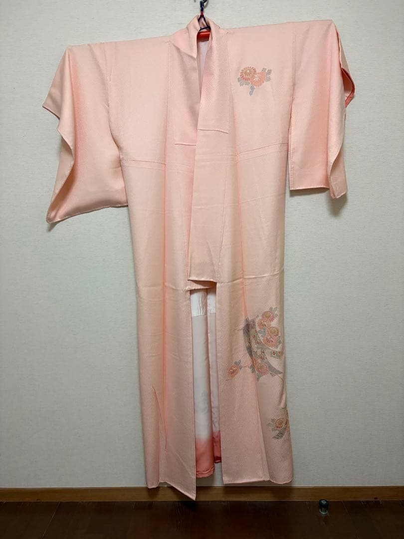 ひろりん！作家訪問着 薄いピンク色 と幾何学模様のオレンジの着物