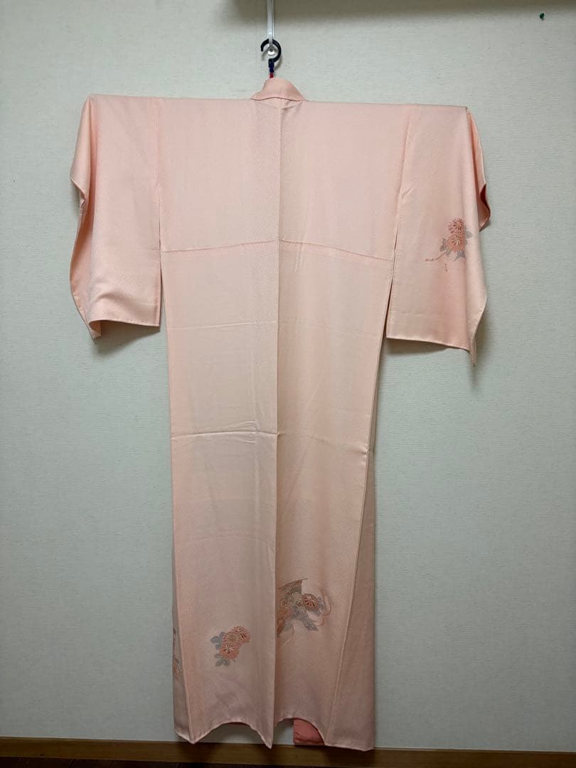 ひろりん！作家訪問着 薄いピンク色 と幾何学模様のオレンジの着物