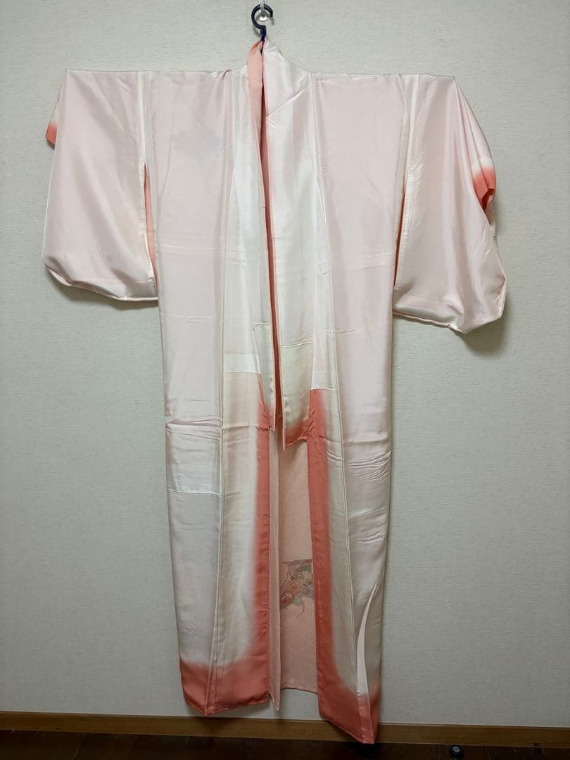 ひろりん！作家訪問着 薄いピンク色 と幾何学模様のオレンジの着物