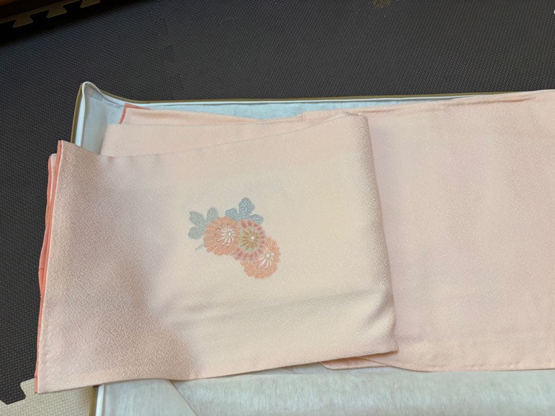 ひろりん！作家訪問着 薄いピンク色 と幾何学模様のオレンジの着物