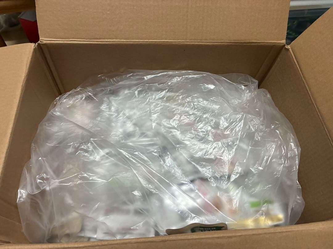 モンプチパウチ◇プチリュクス◇ピュリナ 8箱＝102袋+70袋 合計172袋