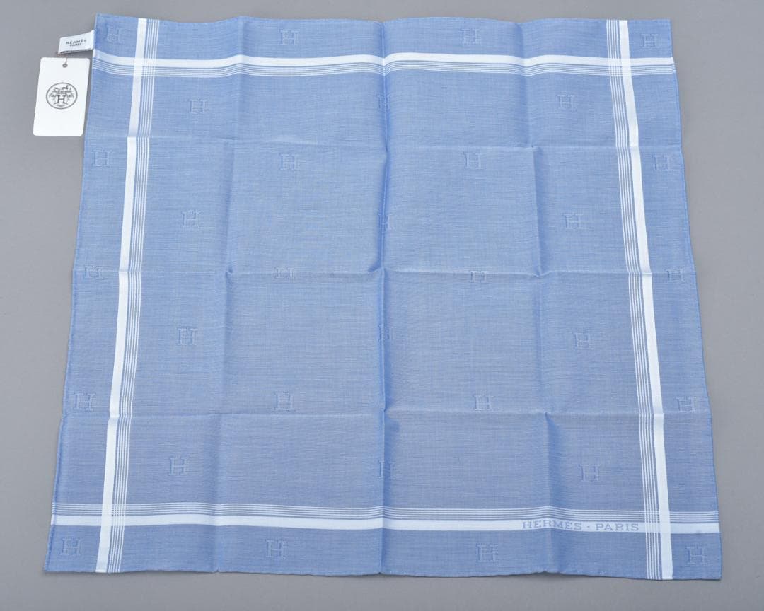 新品エルメス HERMES ハンカチ Hレリーフ ブルーシエル×ホワイト Hロゴ