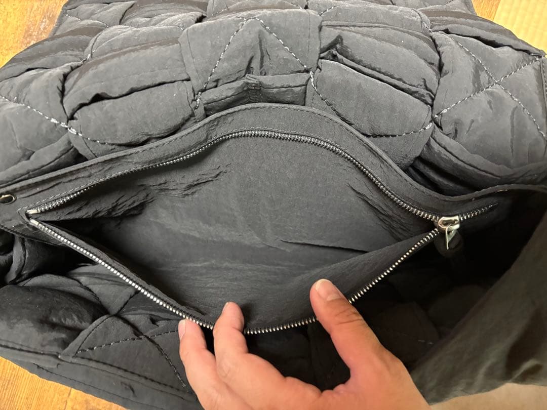 BOTTEGA VENETA マキシ パデッド テック カセット