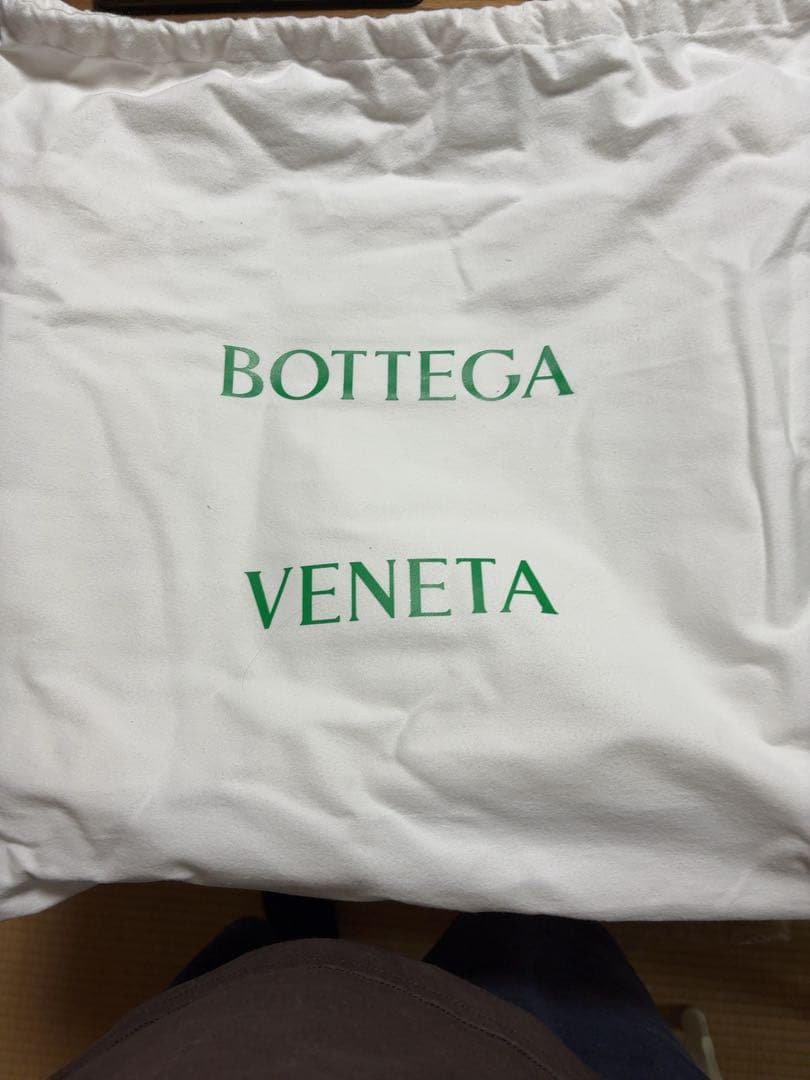 BOTTEGA VENETA マキシ パデッド テック カセット