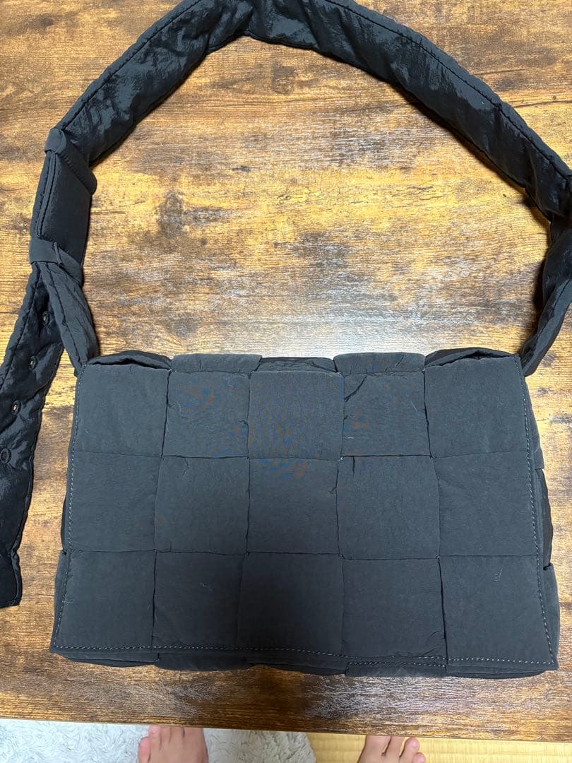 BOTTEGA VENETA マキシ パデッド テック カセット