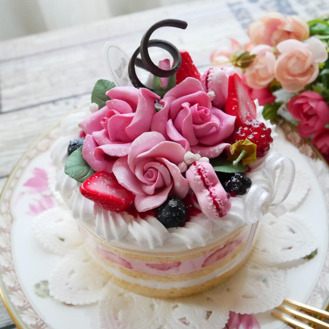 【マロングラッセ様】フェイクスイーツ◆薔薇＆マカロン飾り♡苺の華やかデコケーキ