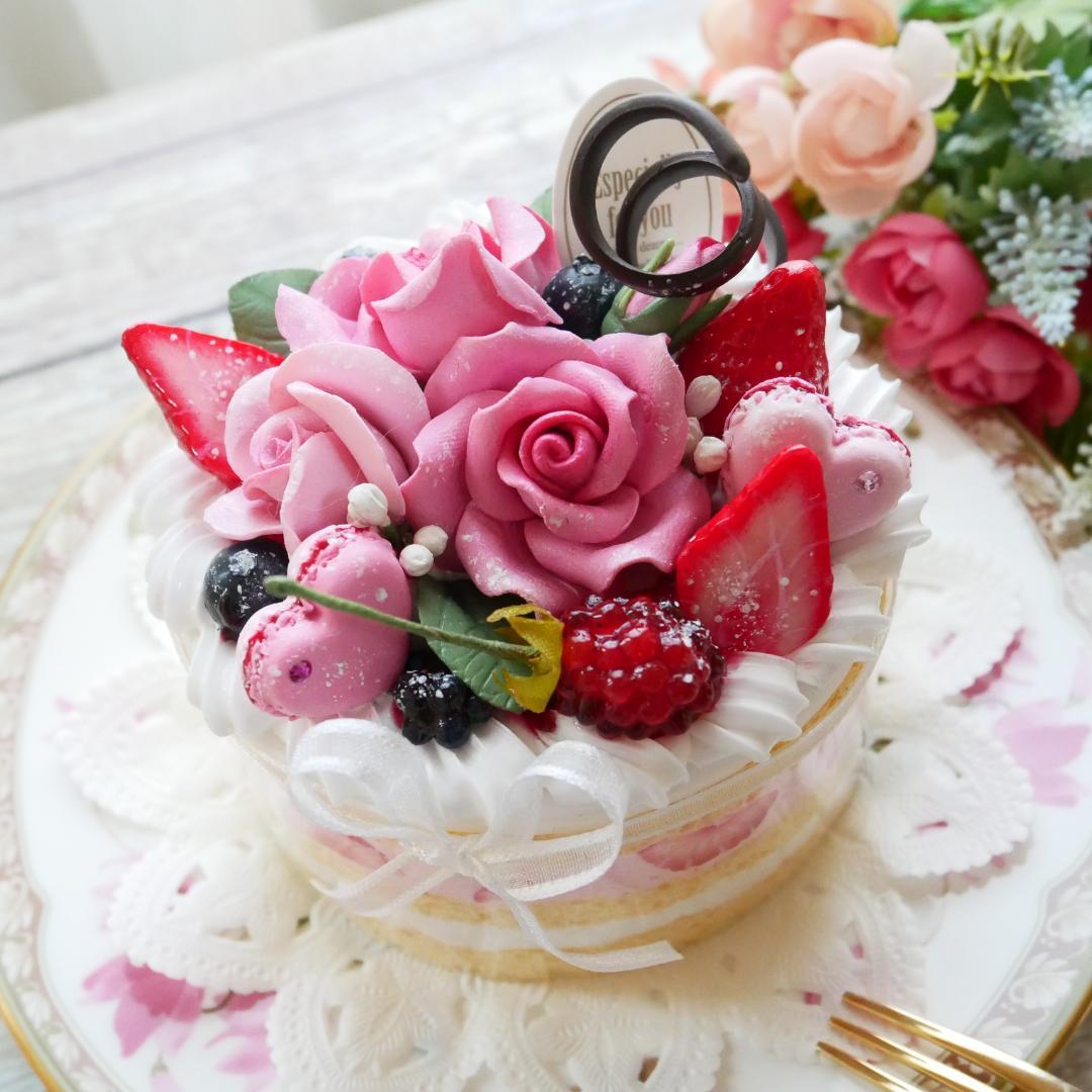 【マロングラッセ様】フェイクスイーツ◆薔薇＆マカロン飾り♡苺の華やかデコケーキ