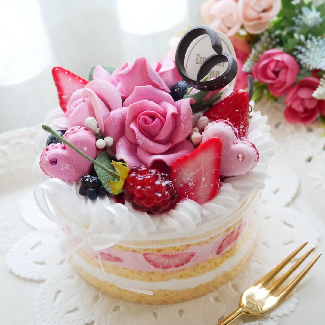 【マロングラッセ様】フェイクスイーツ◆薔薇＆マカロン飾り♡苺の華やかデコケーキ