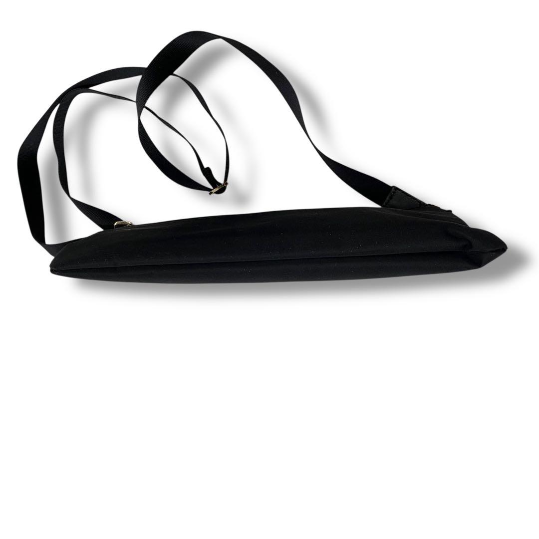 極美品　アニエスベー　ナイロンショルダーバッグ　サコッシュ　肩掛け