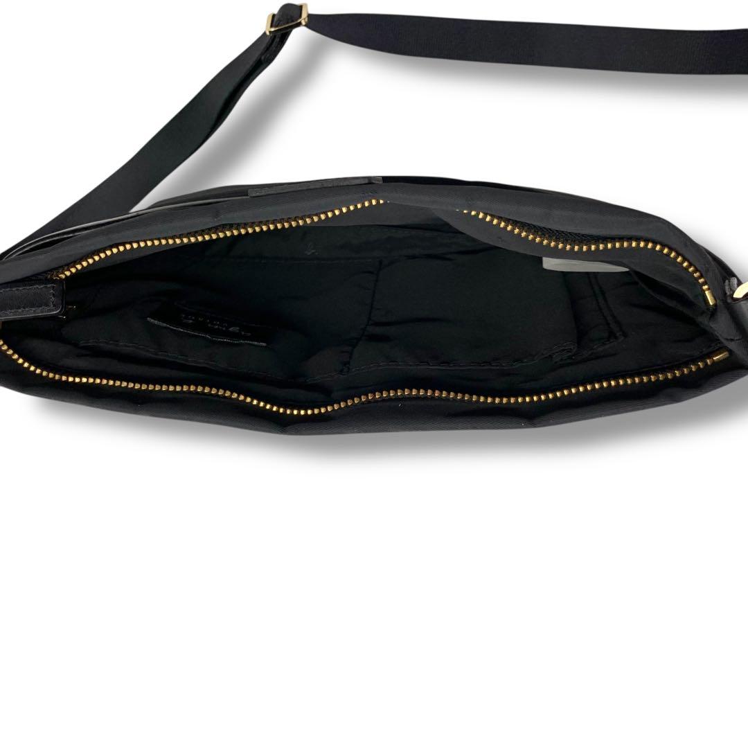 極美品　アニエスベー　ナイロンショルダーバッグ　サコッシュ　肩掛け