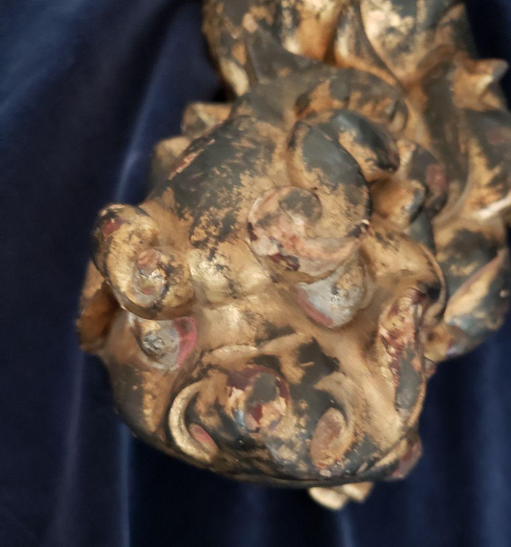 Ｎo197　古い獅子の金箔木彫(仏教彫刻) 室町・江戸期