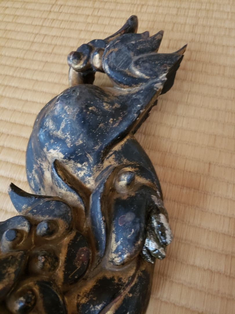 Ｎo197　古い獅子の金箔木彫(仏教彫刻) 室町・江戸期
