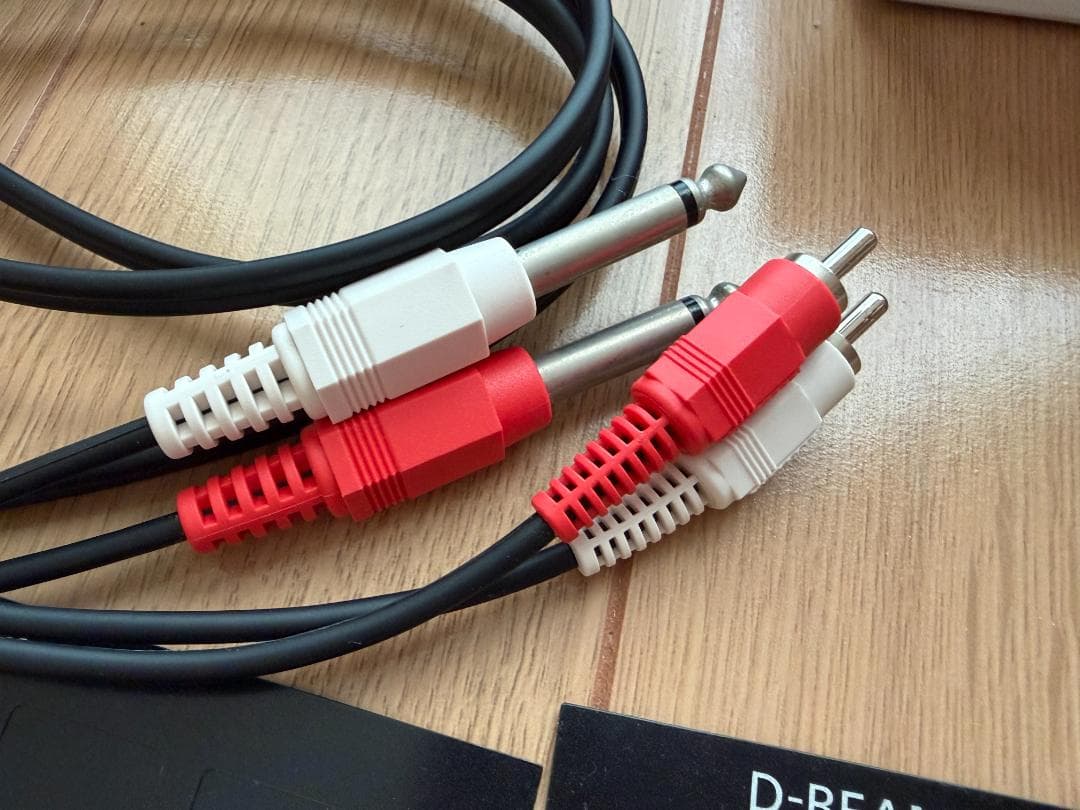 Roland FA06シンセサイザーホワイト61鍵盤（スタンド、フットペダル付）