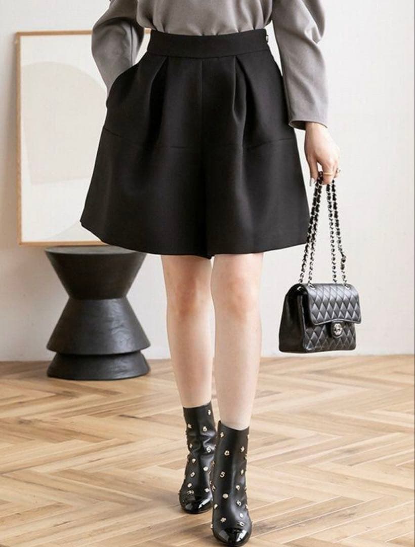 【新品未使用タグ付き】トレフルプラスワン タックショートパンツ 02