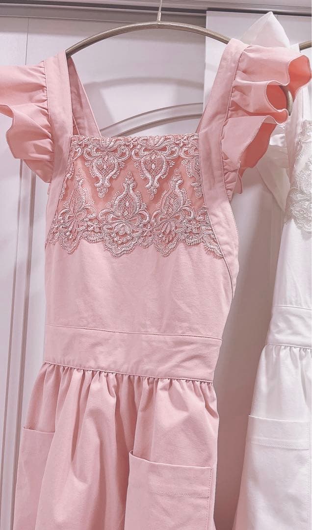 エミリアウィズ　エプロン　新品