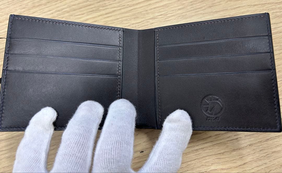 馬車道　今井　クロコダイルレザー 二つ折り財布 ネイビー