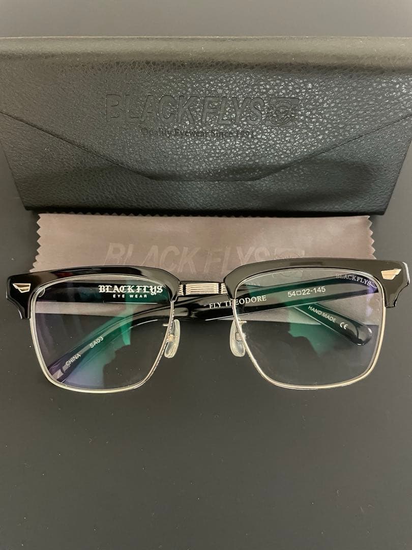 BLACK FLYS BLACK-SILVER/GREY 調光レンズサングラス