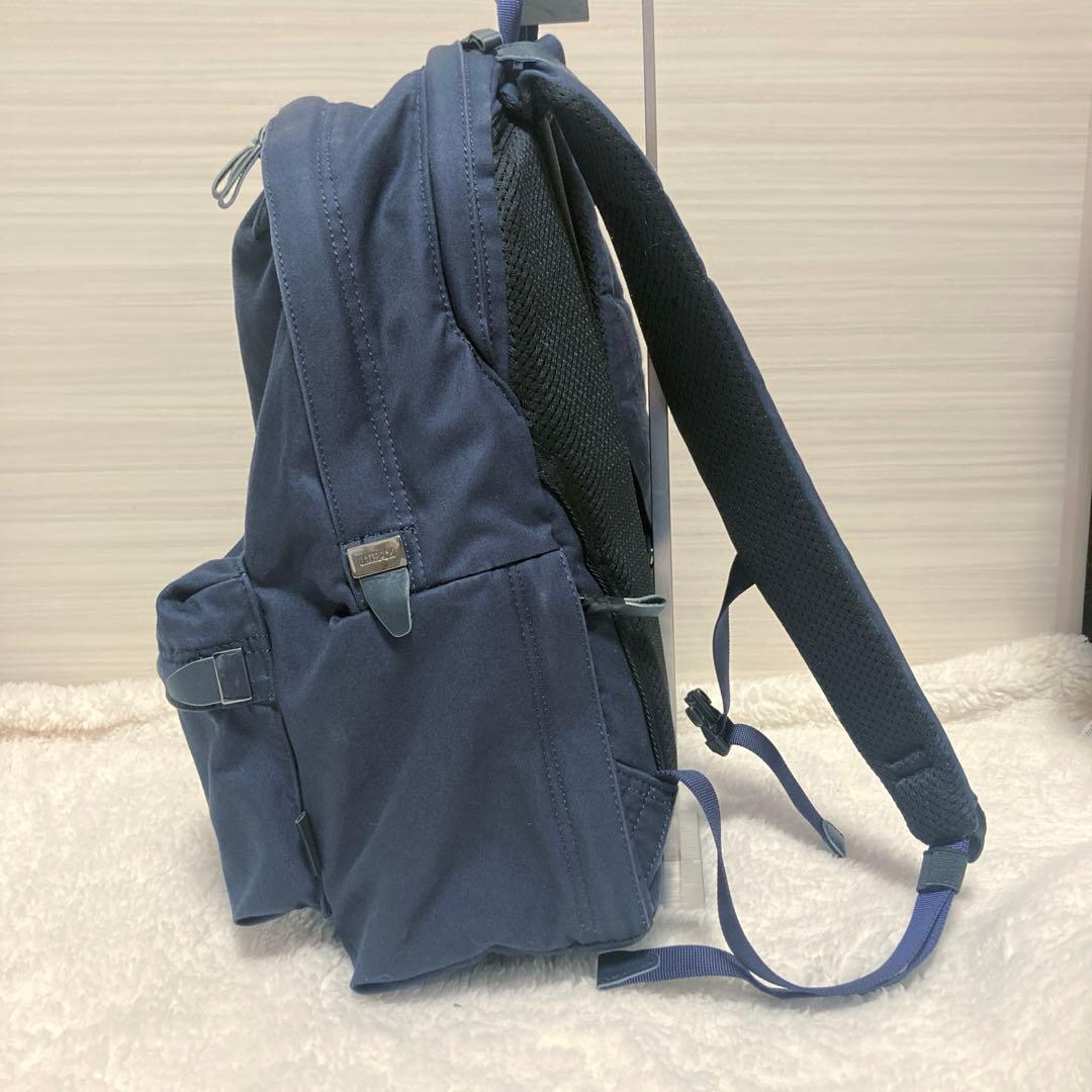 UNTRACK デイパック バックパック　ネイビー