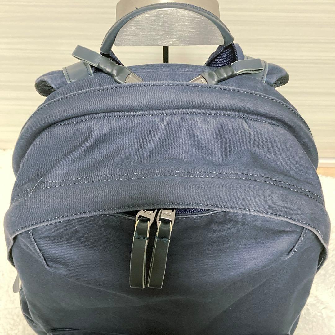 UNTRACK デイパック バックパック　ネイビー