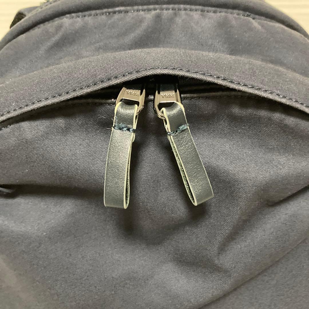 UNTRACK デイパック バックパック　ネイビー