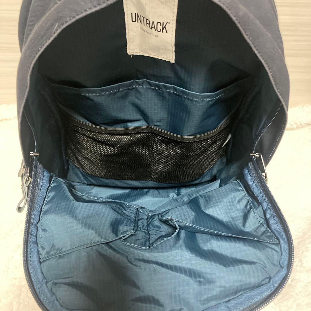UNTRACK デイパック バックパック　ネイビー