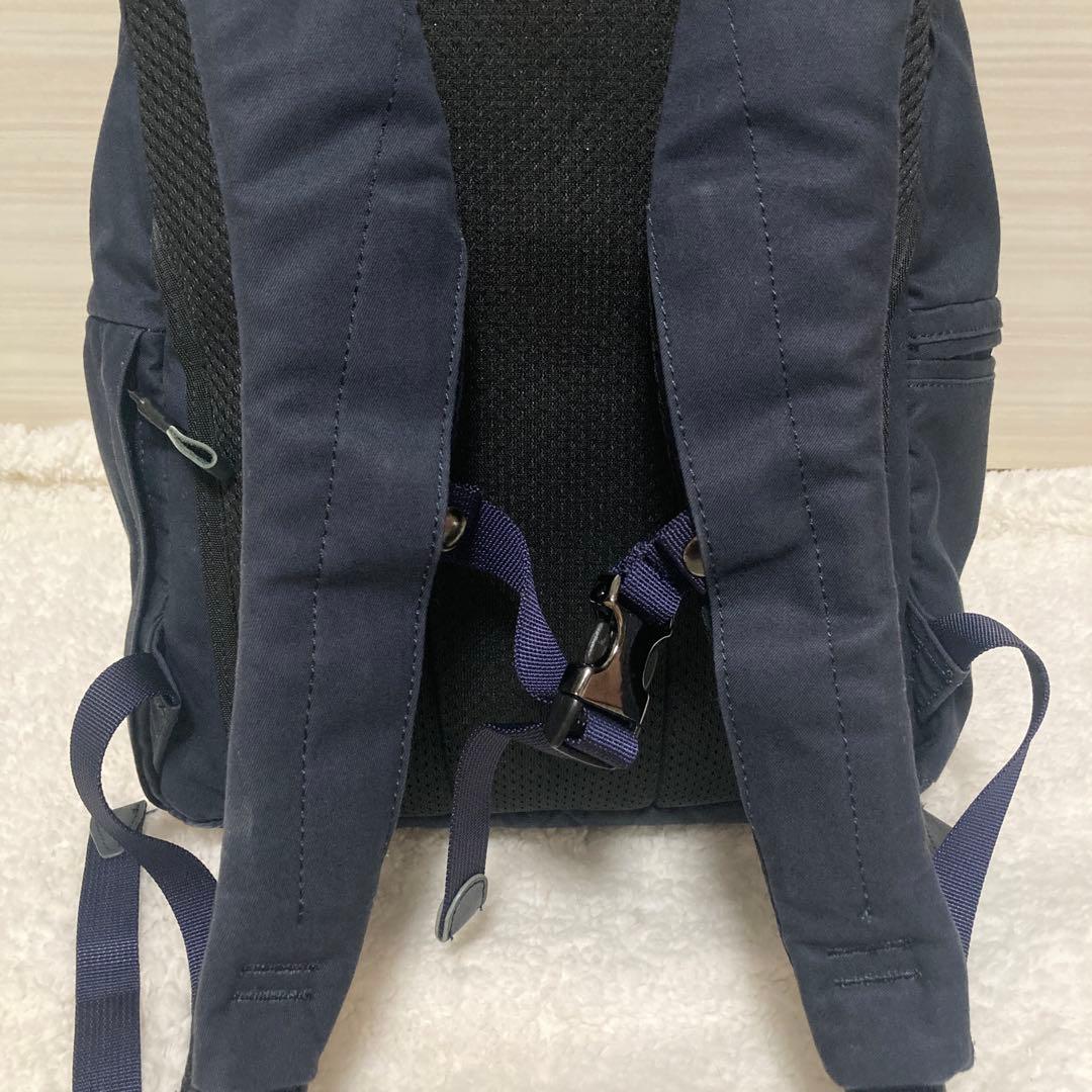 UNTRACK デイパック バックパック　ネイビー