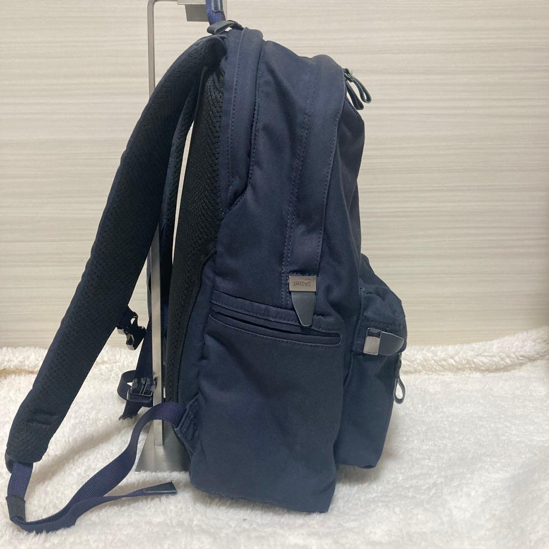 UNTRACK デイパック バックパック　ネイビー