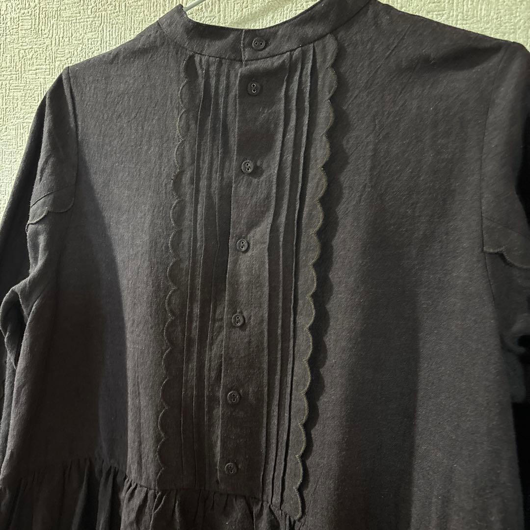 サマンサモスモス ツハル　アンティーク風ブローチ付きワンピース　チャコール